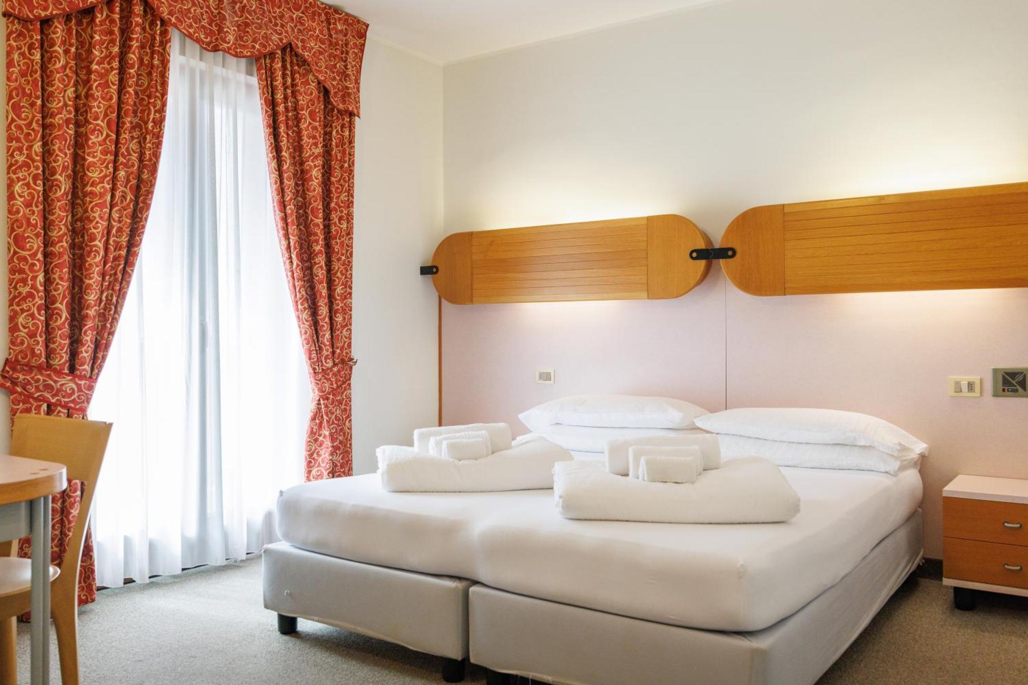 Hotel Club E La Vela Torbole Sul Garda