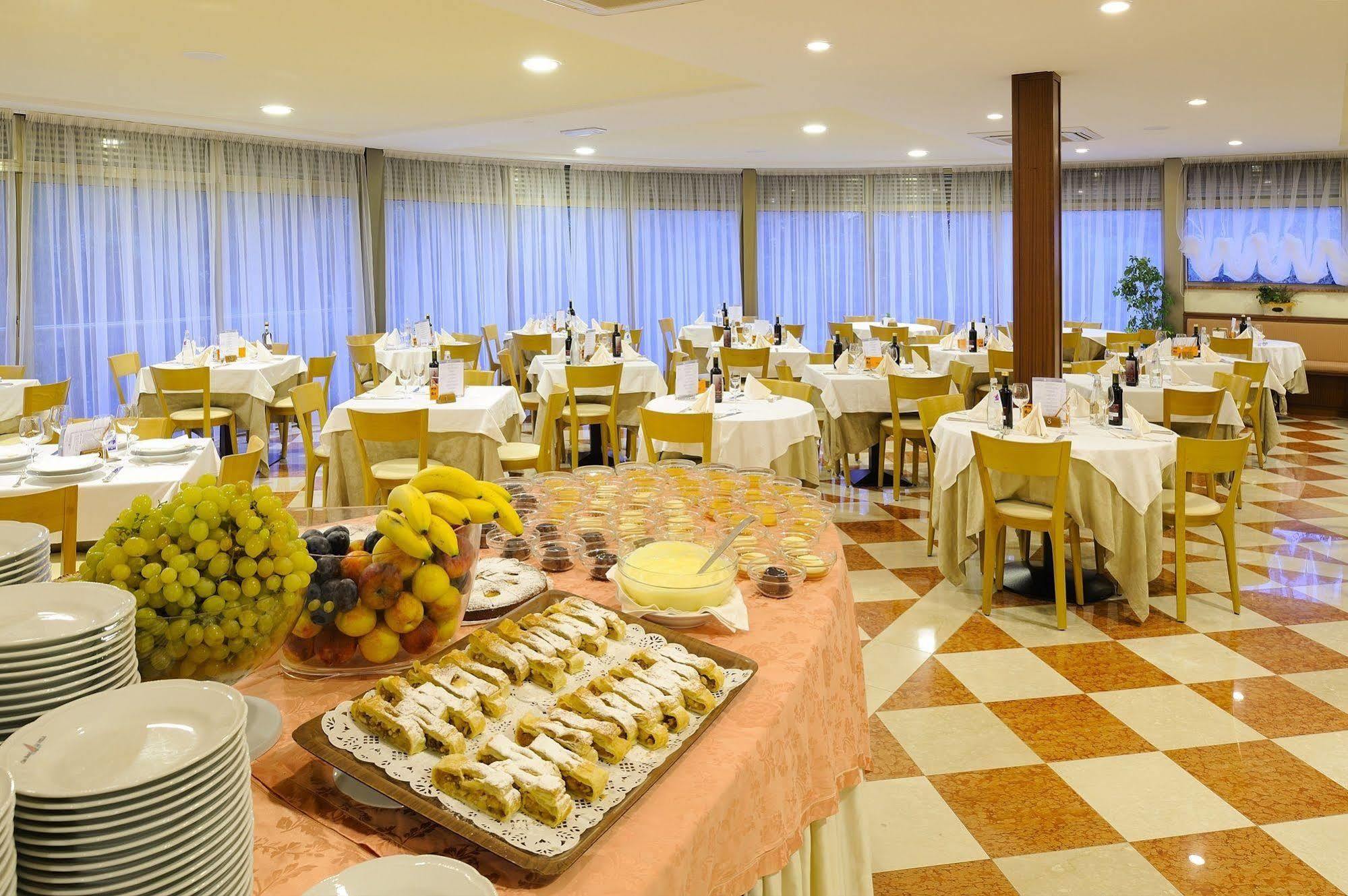 Club E La Vela Hotel